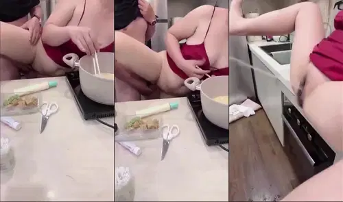 Cô nàng vừa nấu ăn vừa bị đụ mạnh đến run rẩy, sướng quá tiểu luôn ướt sàn bếp.